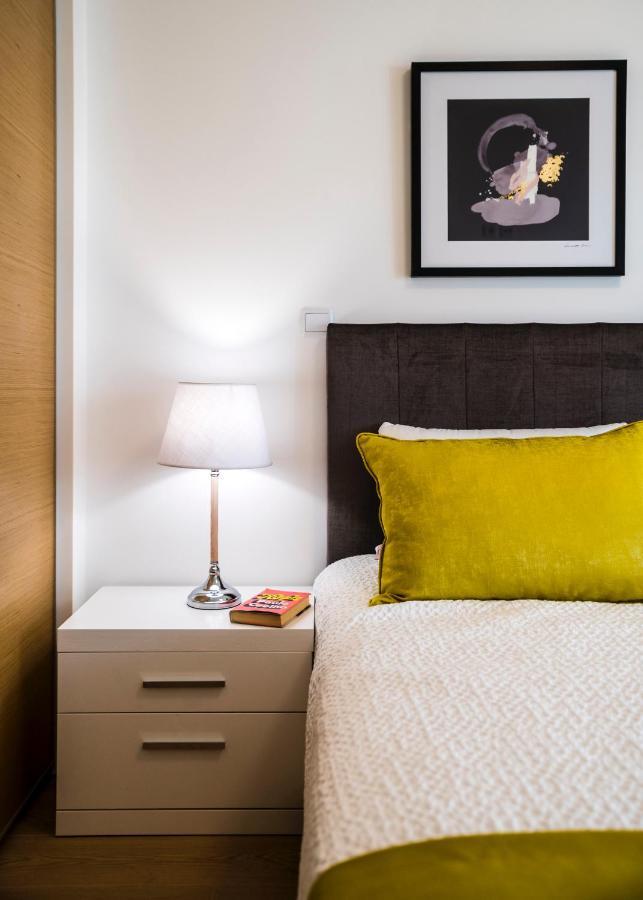 Coolhouses Lagos, 2 Bed Stylish City Flat, Rooftop Shared Pool, Clayheart Екстериор снимка