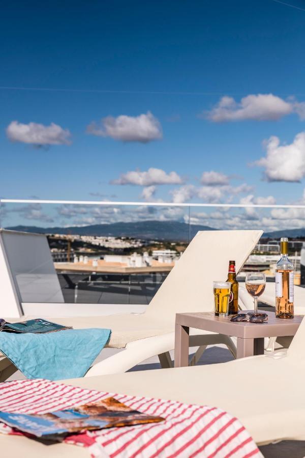 Coolhouses Lagos, 2 Bed Stylish City Flat, Rooftop Shared Pool, Clayheart Екстериор снимка