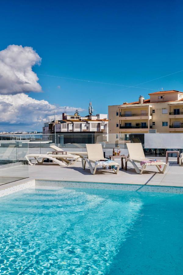Coolhouses Lagos, 2 Bed Stylish City Flat, Rooftop Shared Pool, Clayheart Екстериор снимка