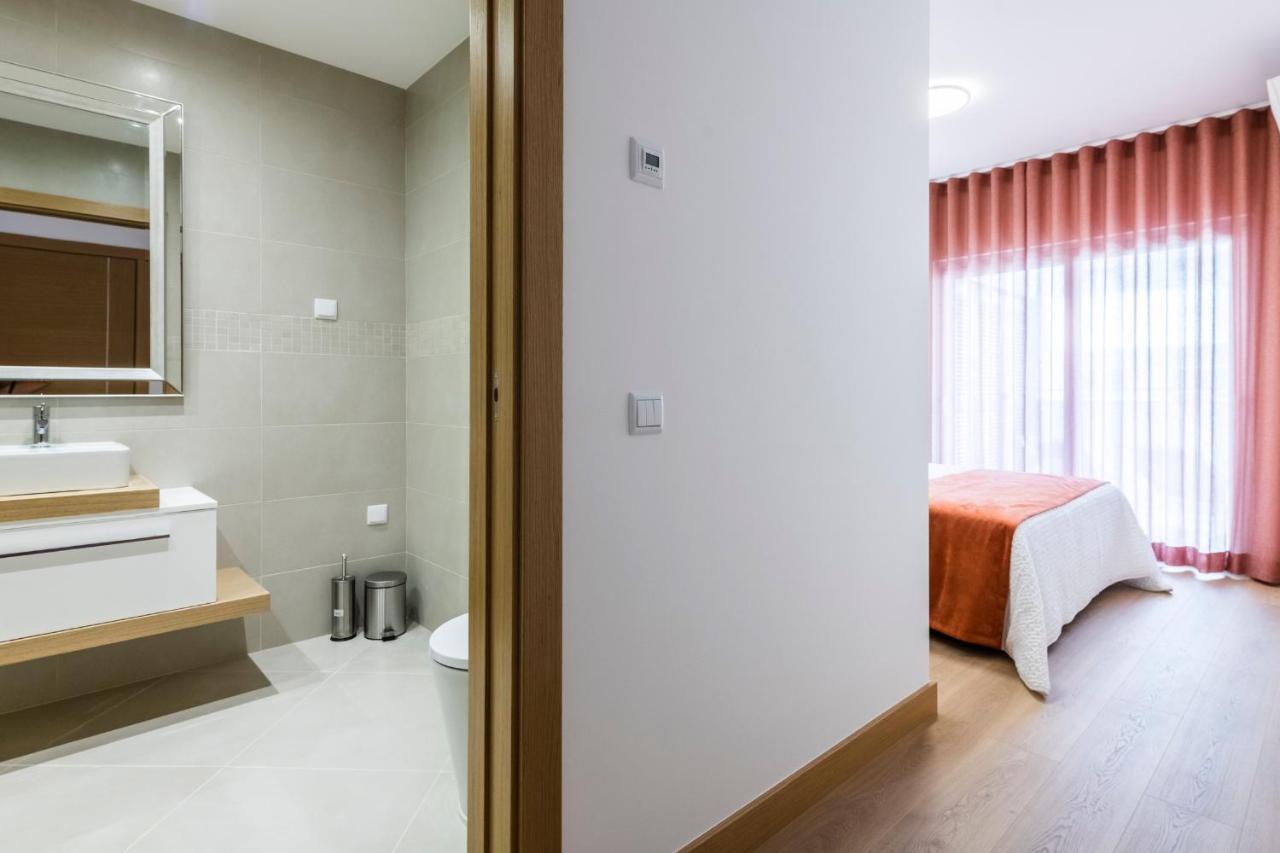 Coolhouses Lagos, 2 Bed Stylish City Flat, Rooftop Shared Pool, Clayheart Екстериор снимка