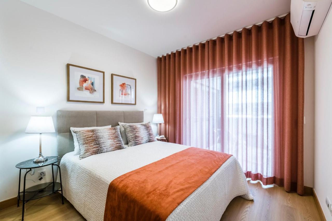Coolhouses Lagos, 2 Bed Stylish City Flat, Rooftop Shared Pool, Clayheart Екстериор снимка